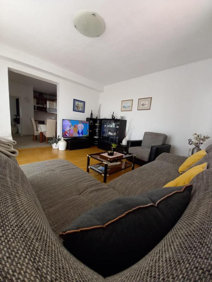 Apartman Sara Preko Eksteriør bilde