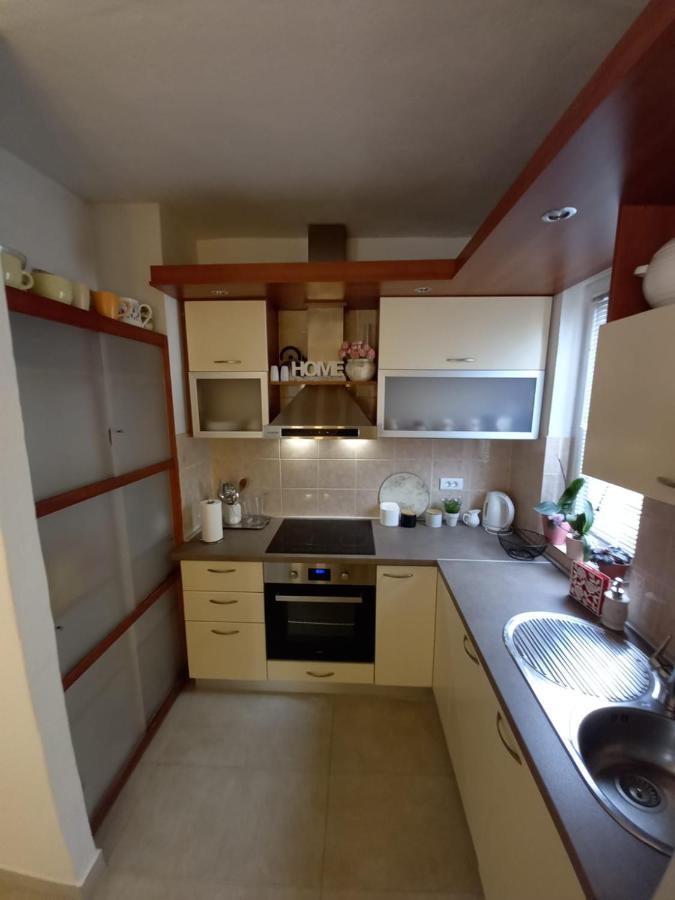 Apartman Sara Preko Eksteriør bilde