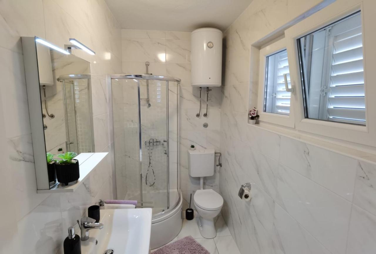 Apartman Sara Preko Eksteriør bilde