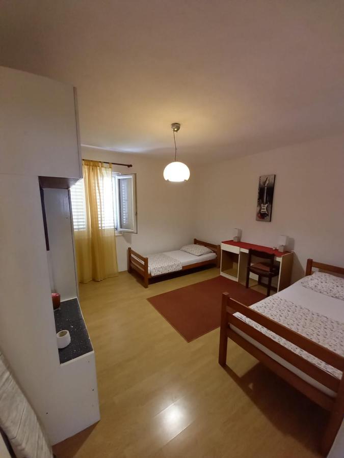 Apartman Sara Preko Eksteriør bilde